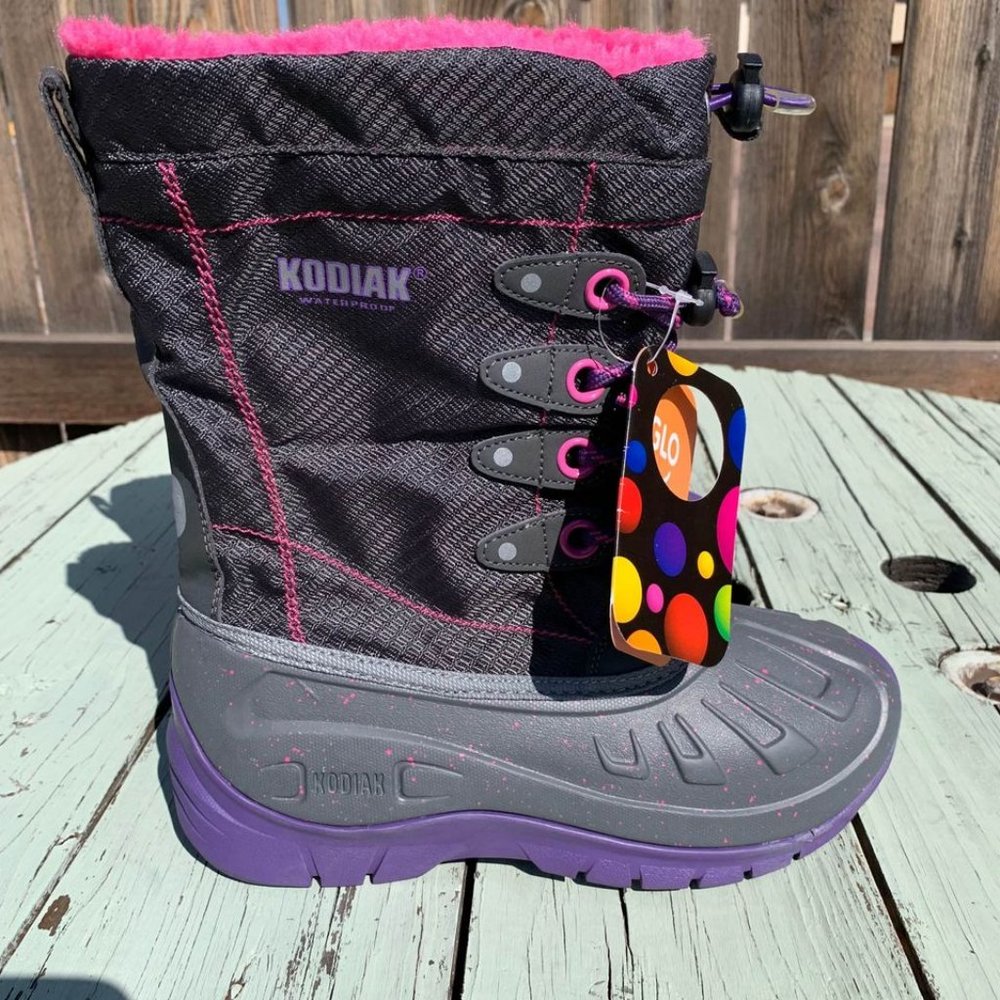 SALE! New Kodiak Canada GLO Boots Size 6